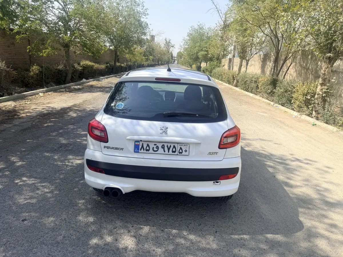 پژو،  207