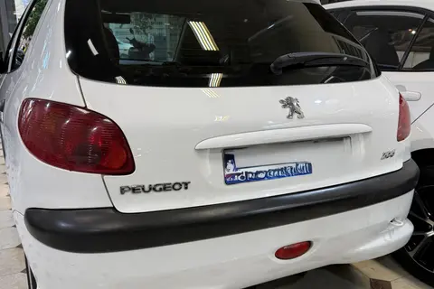 پژو، 206