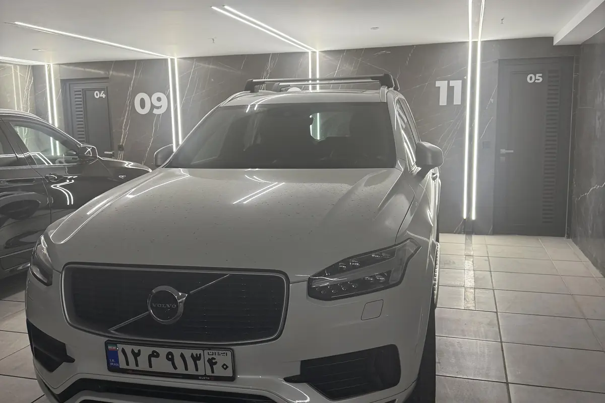 ولوو،  XC90