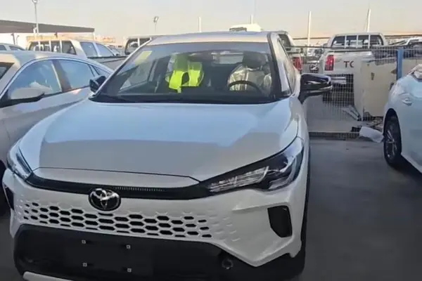 حواله تویوتا، کرولا کراس هیبرید