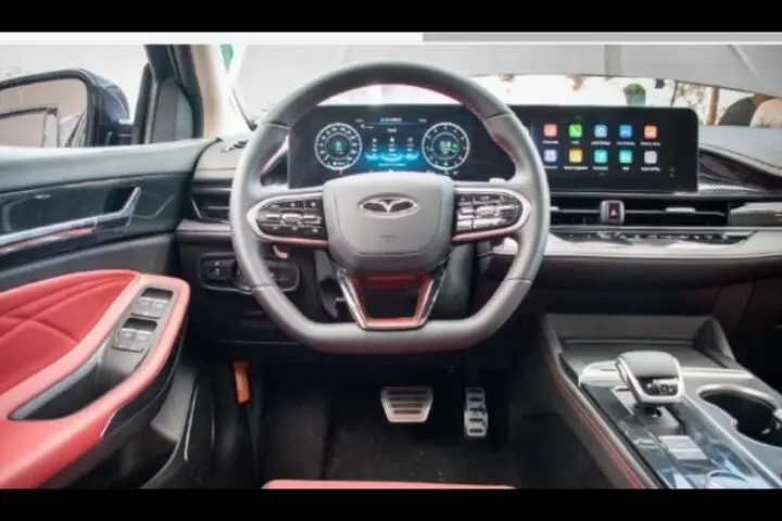 فونیکس،  آریزو 6 جی تی (Z6 GT)
