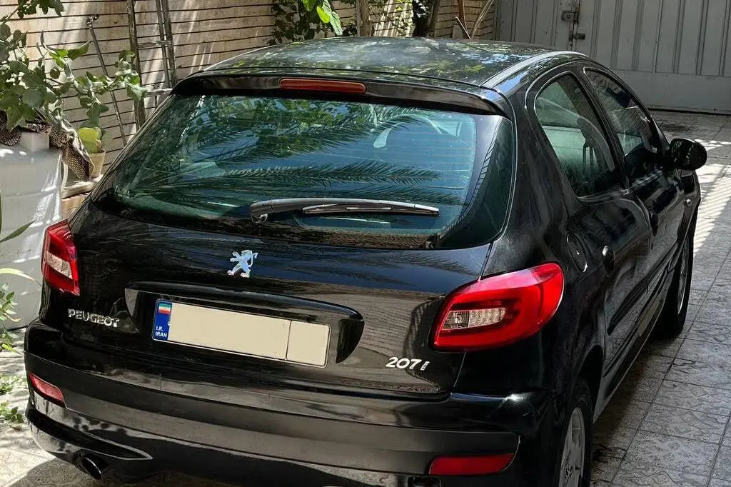 پژو،  207