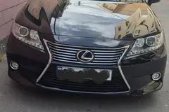 لکسوس، ES