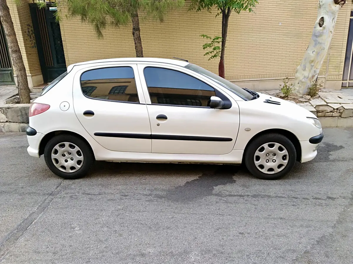 پژو،  206
