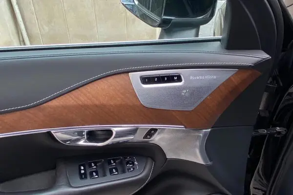 ولوو  XC90
