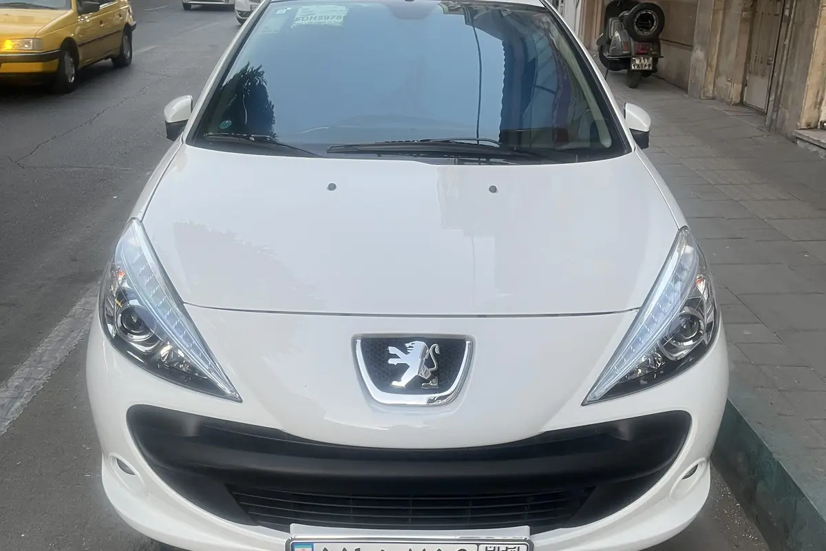 پژو،  207