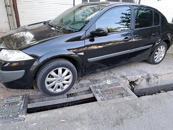 رنو، مگان (مونتاژ)