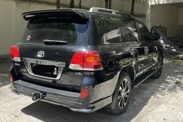 تویوتا  لندکروز چهار در