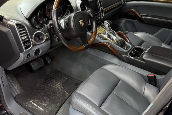 پورشه، کاین