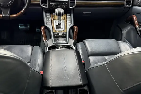 پورشه، کاین