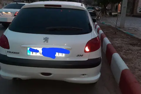 پژو، 206