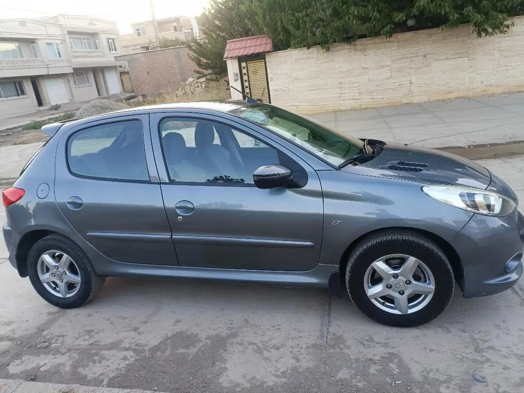 پژو،  207