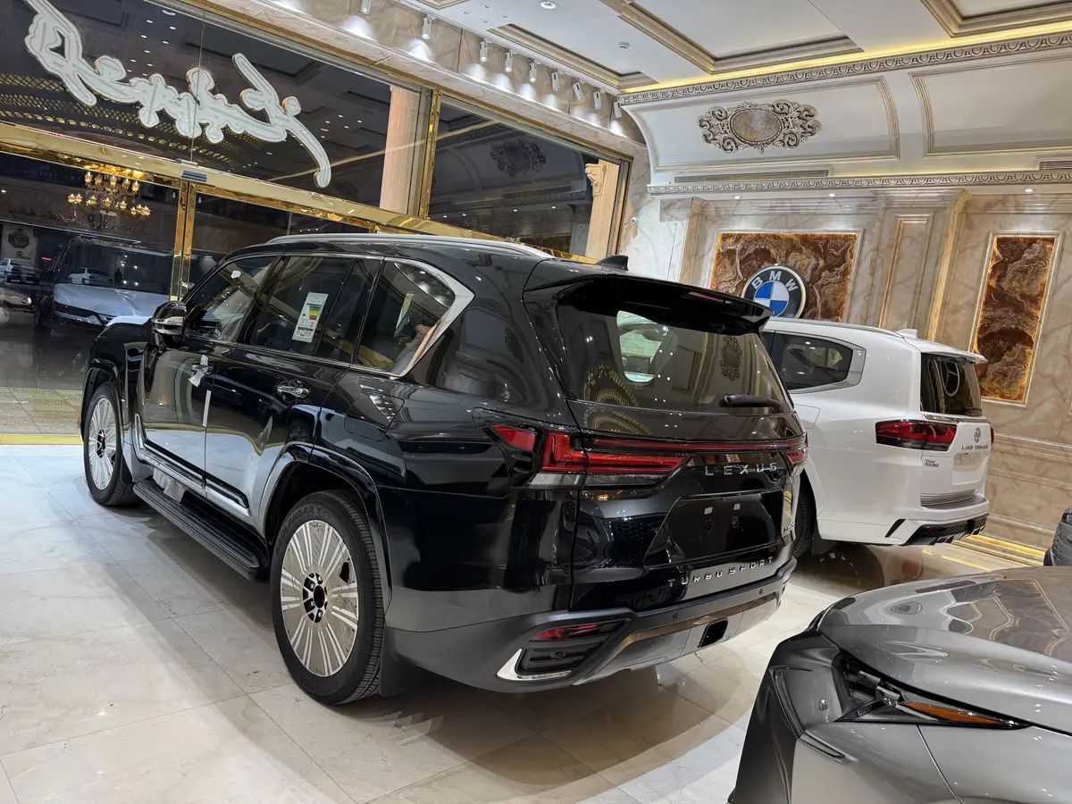 لکسوس،  LX