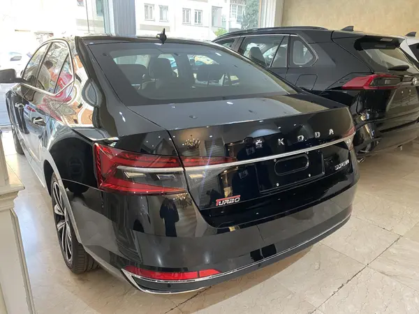 حواله اشکودا، سوپرب