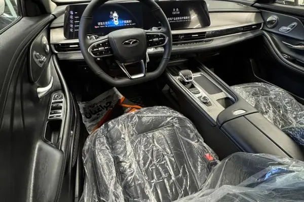 فونیکس، آریزو 8 (Z8)