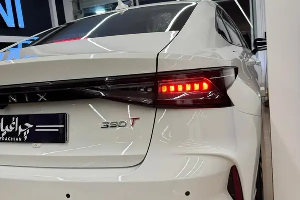 فونیکس، آریزو 8 (Z8)