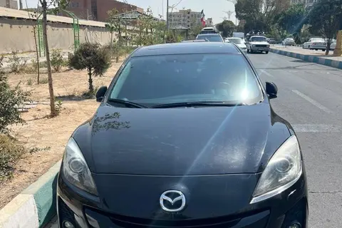 مزدا، 3 نیو صندوق دار