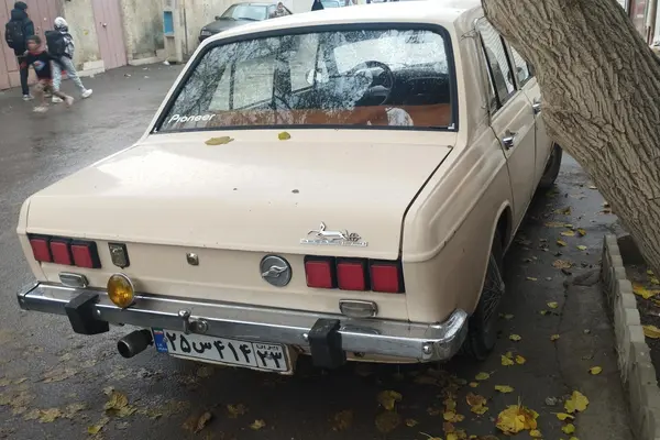 پیکان، سدان