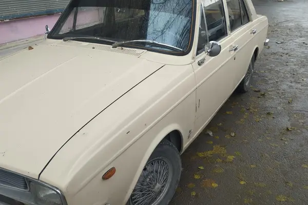 پیکان، سدان