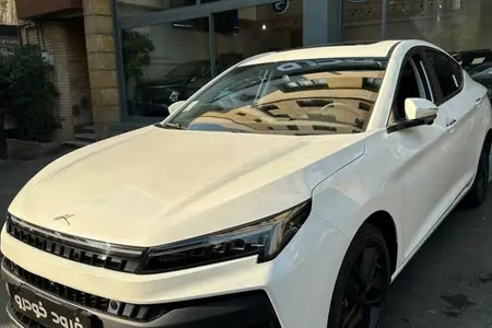 کی ام سی J7