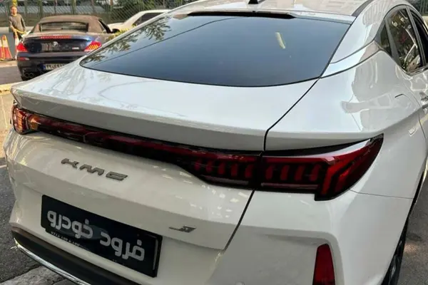 کی ام سی  J7