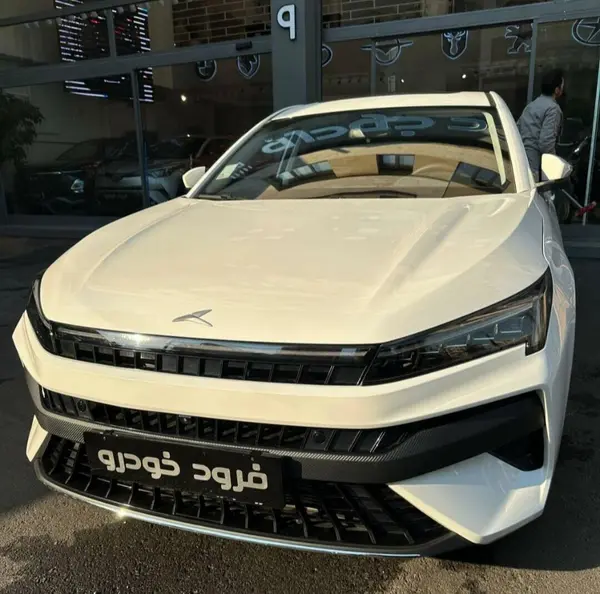 کی ام سی  J7