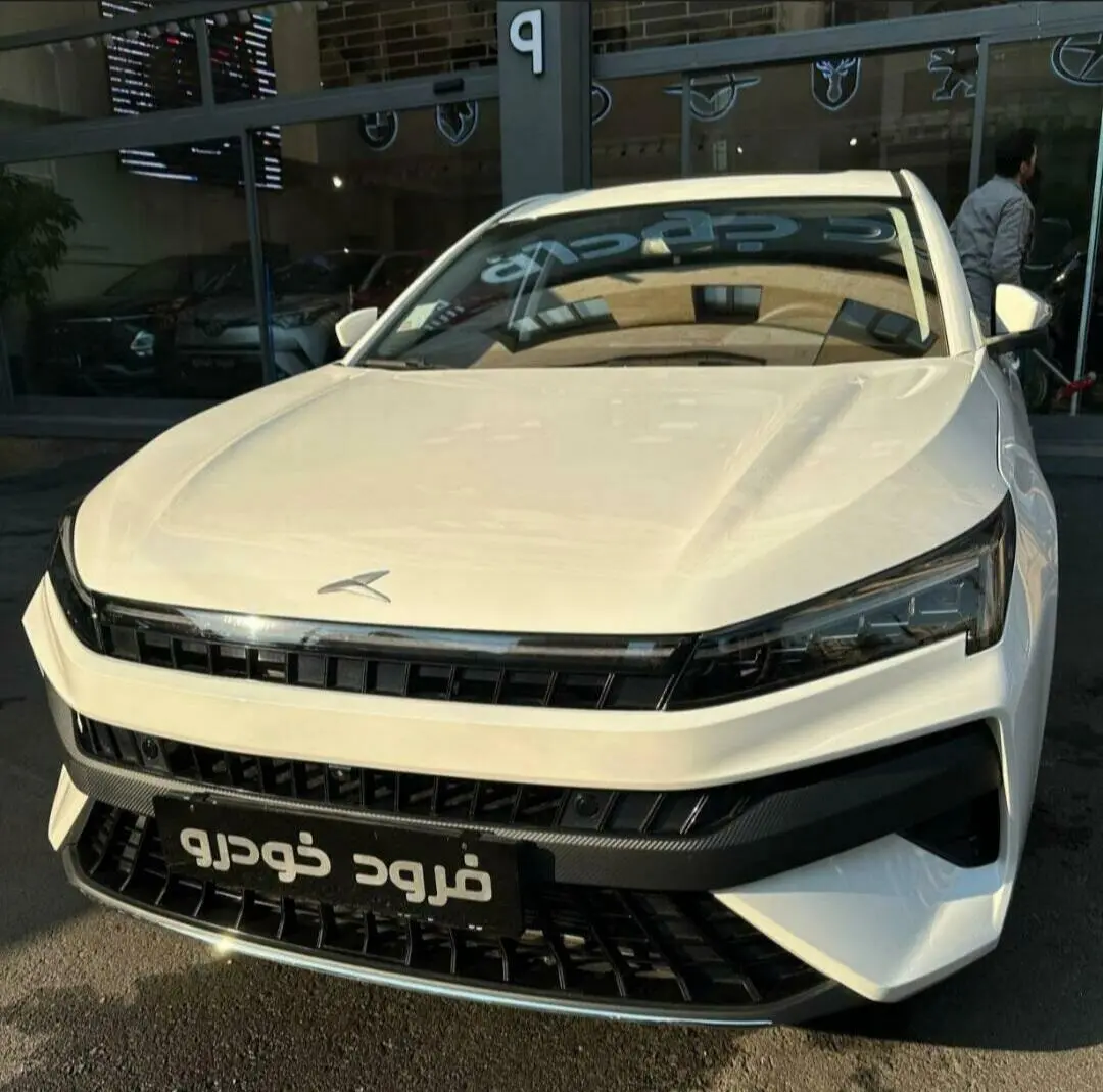 کی ام سی،  J7