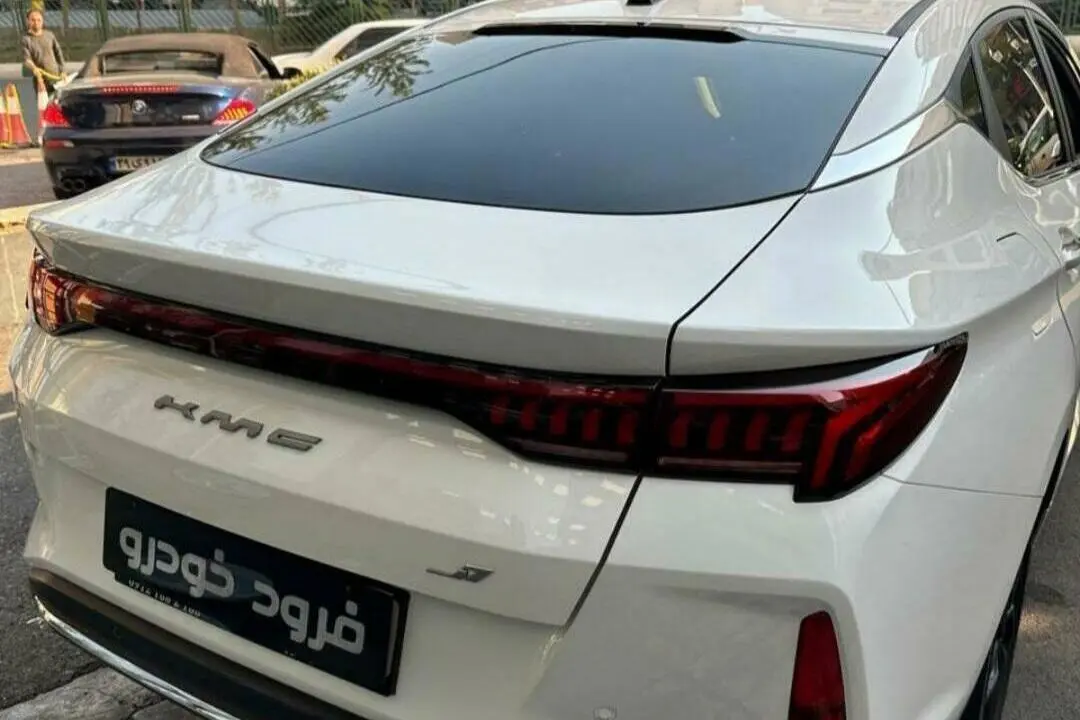 کی ام سی،  J7