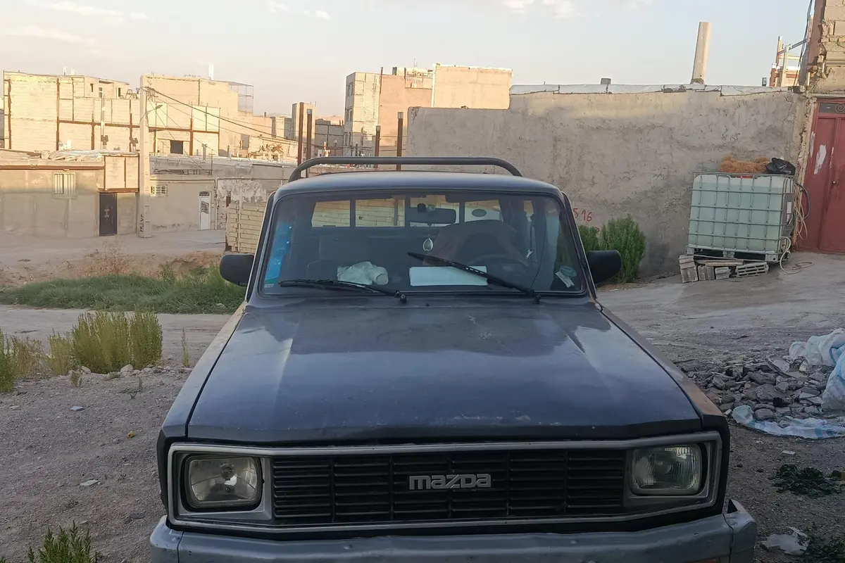 مزدا،  وانت دوکابين
