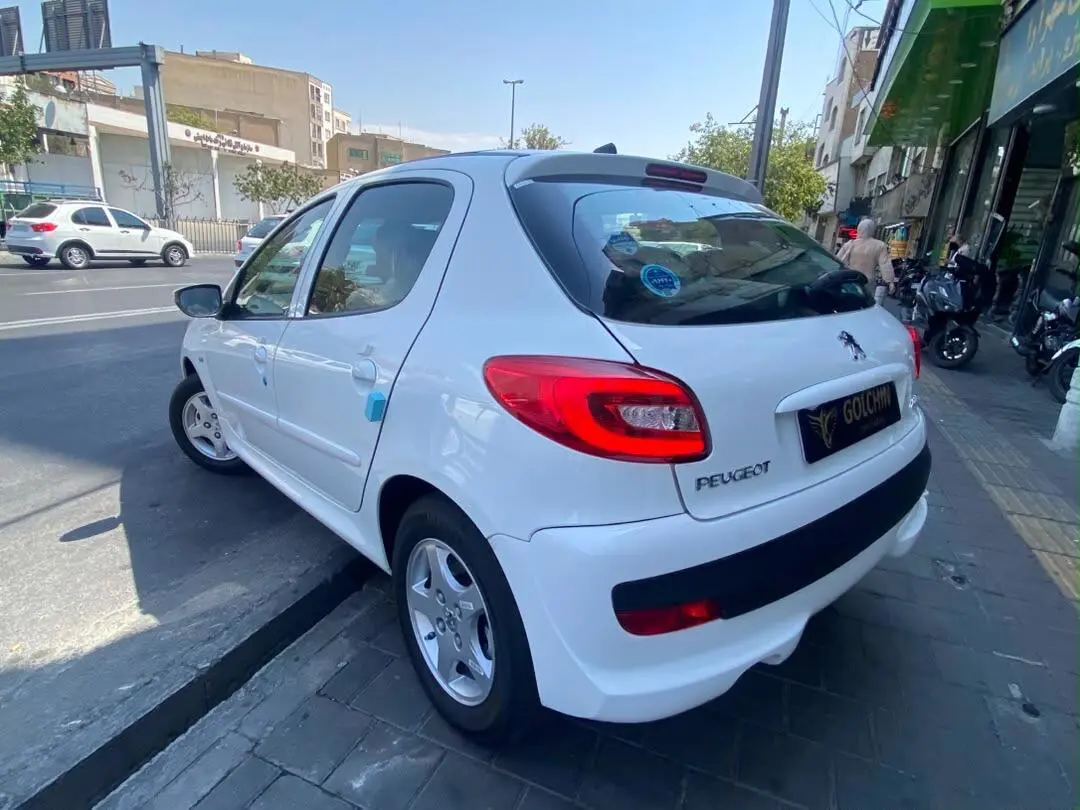 پژو،  207