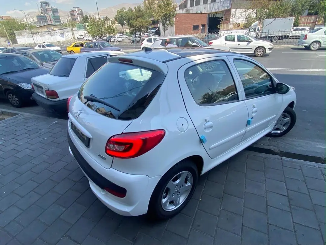 پژو،  207