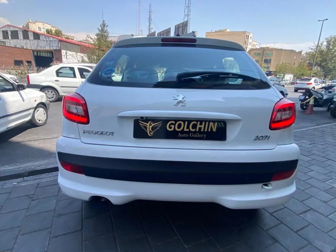 پژو،  207