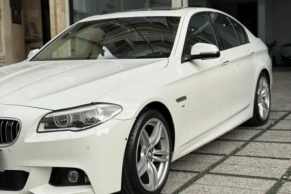 ب ام و، سری 5 سدان