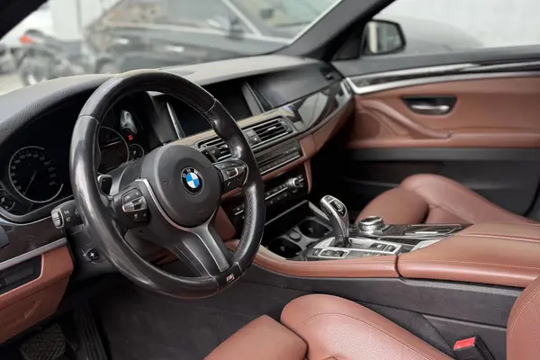 ب ام و، سری 5 سدان