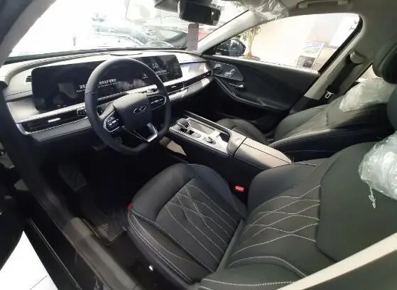 فونیکس، آریزو 8 (Z8)