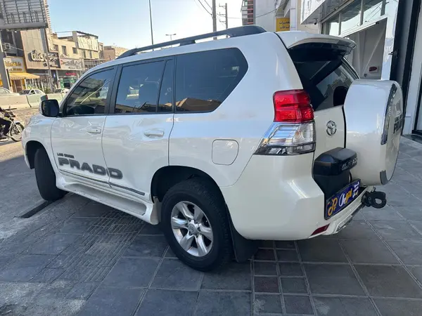 تویوتا  پرادو  چهار در