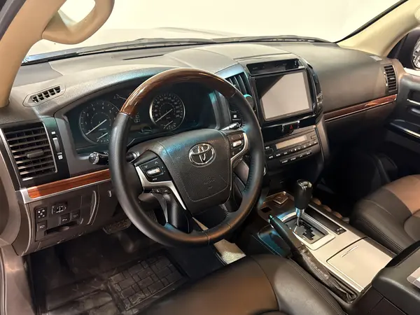 تویوتا، لندکروز چهار در