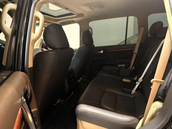 تویوتا، لندکروز چهار در