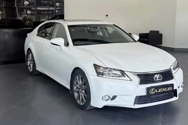 لکسوس، GS