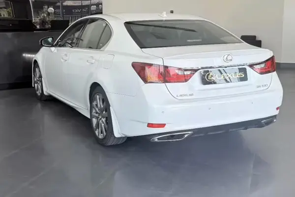 لکسوس، GS