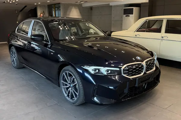 ب ام و، سری 3 سدان