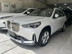 ب ام و، iX1