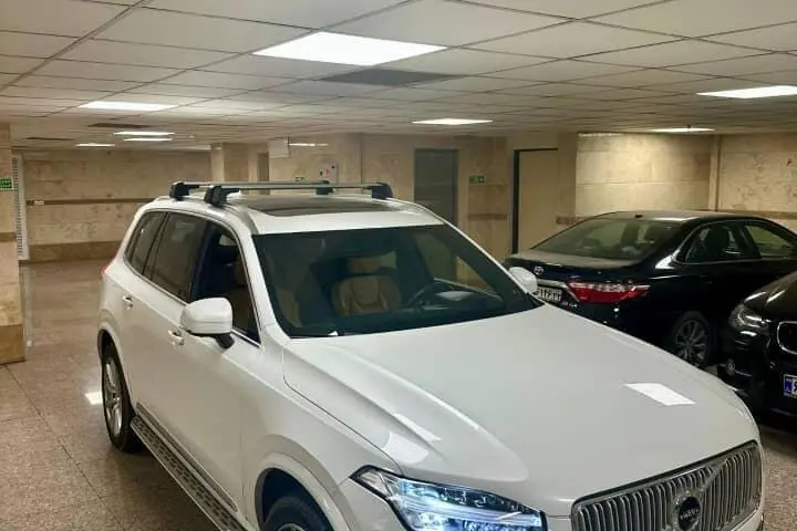 ولوو،  XC90