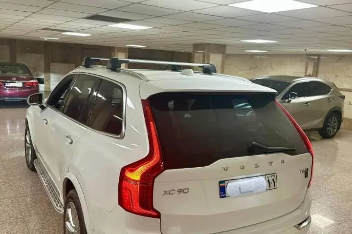 ولوو،  XC90