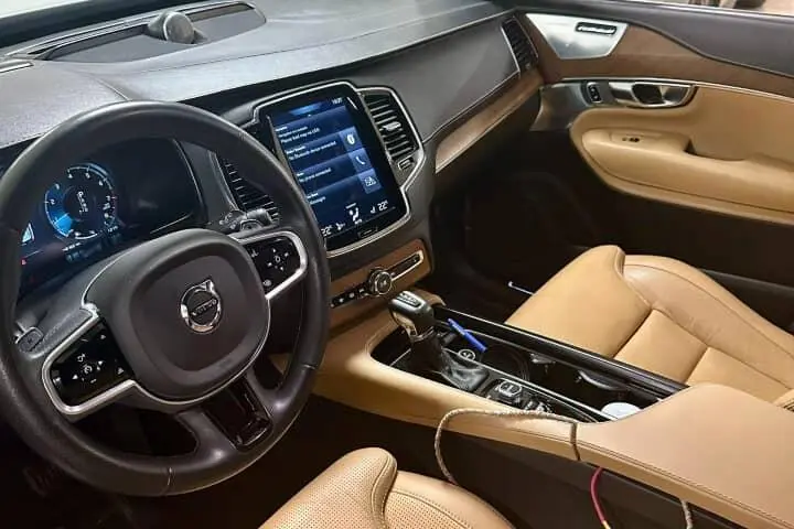 ولوو،  XC90