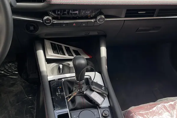 مزدا، 3 وارداتی