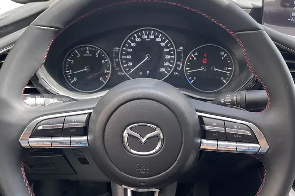 مزدا، 3 وارداتی