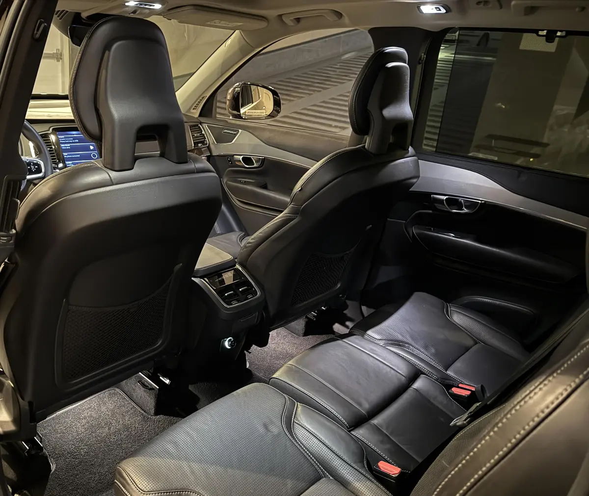 ولوو،  XC90