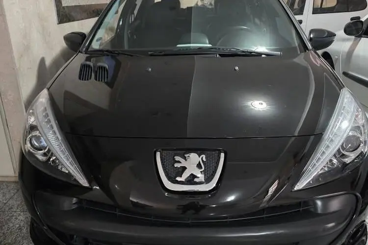پژو،  207 صندوقدار