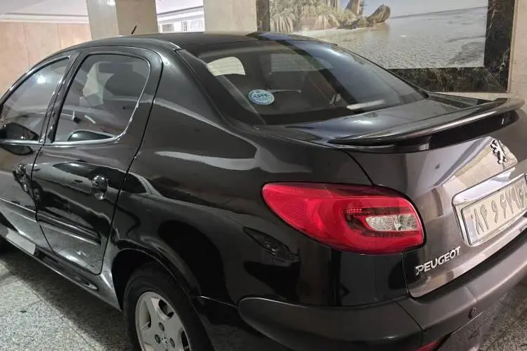 پژو،  207 صندوقدار